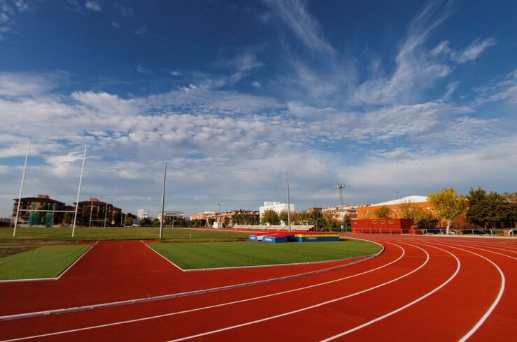 Ayuntamiento Mérida cifra en 1,1 millones inversiones en pista de atletismo del Diocles
