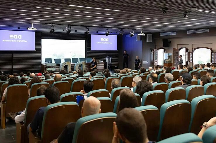 Extremadura Digital Day reúne a comunidad tecnológica y abre puertas a la ciudadanía