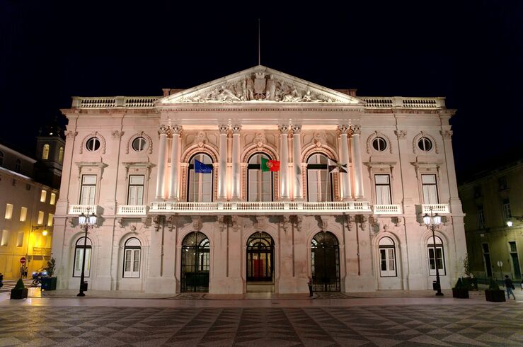 Iberdrola culmina la iluminación del Ayuntamiento de Lisboa