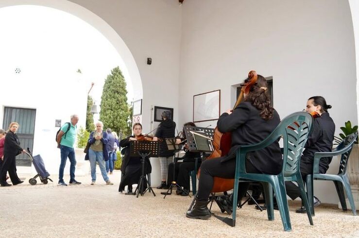 Pases musicales de 'Quintetos para la Eternidad' en Cementerios municipales de Badajoz