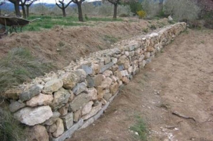 Taller de construcción de piedra seca de Carlos Hermoso en Arroyomolinos de Montánchez