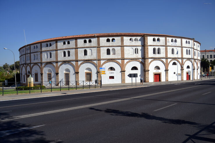 Lances de Futuro gestionará la plaza de toros de Cáceres las temporadas de 2026 y 2027