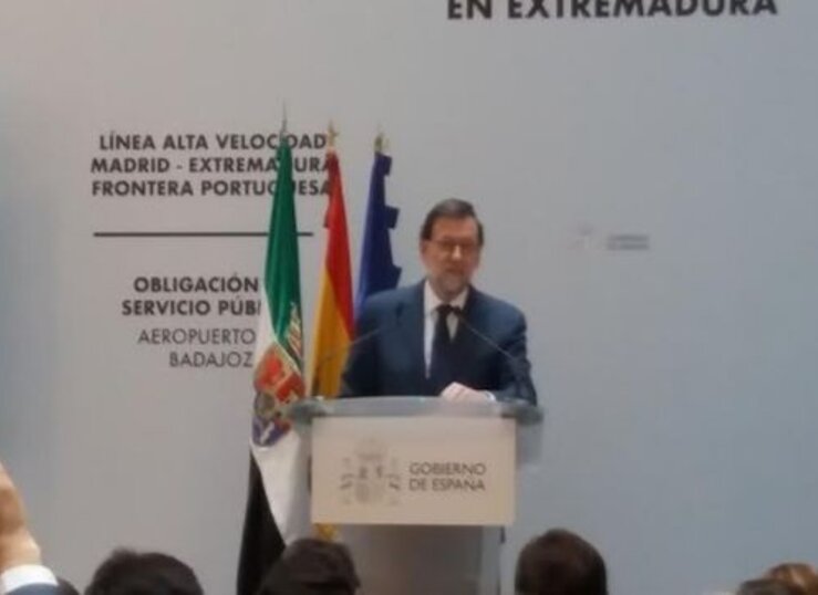 Rajoy anuncia una inversin de 20 millones para rehabilitar cuatro estaciones extremeas