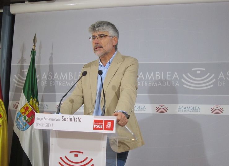 PSOE valora el compromiso de balos de revisar los trenes en circulacin en Extremadura
