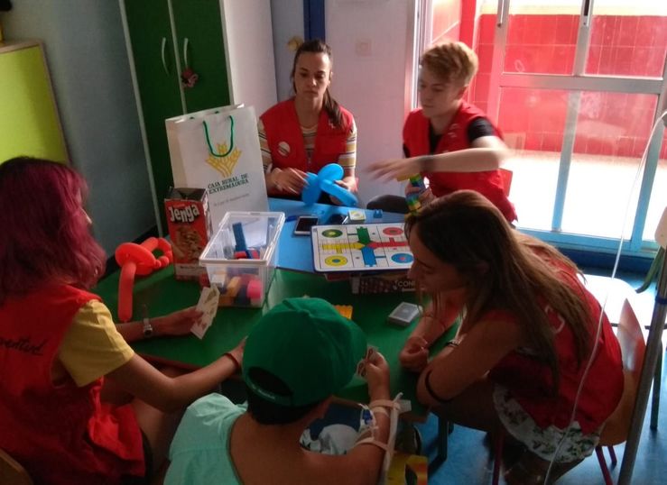 Caja Rural Extremadura celebra Da Camiseta a favor de Infancia Hospitalizada Cruz Roja