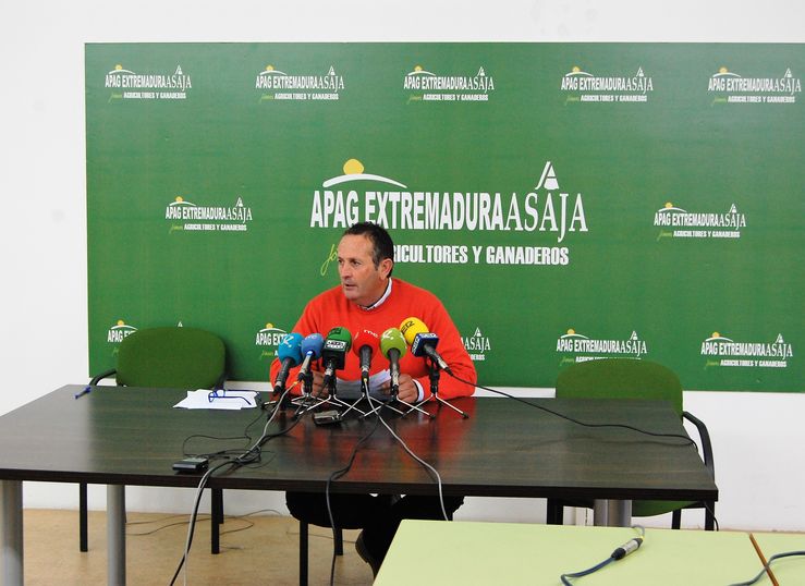 APAG Extremadura Asaja presenta su declogo de medidas para mejorar el campo extremeo