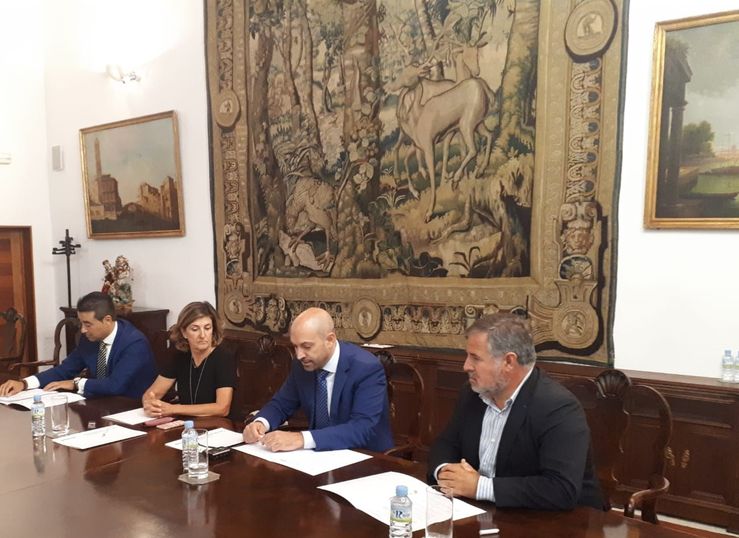 Firmado el convenio de la segunda edicin de Smara Emprende en Extremadura