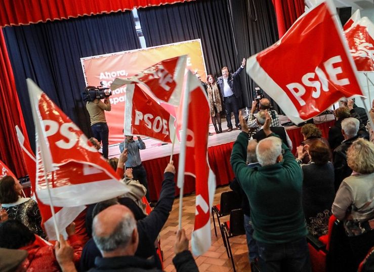 Vara apela al voto porque solo urnas y PSOE pueden poner en su sitio a la derecha