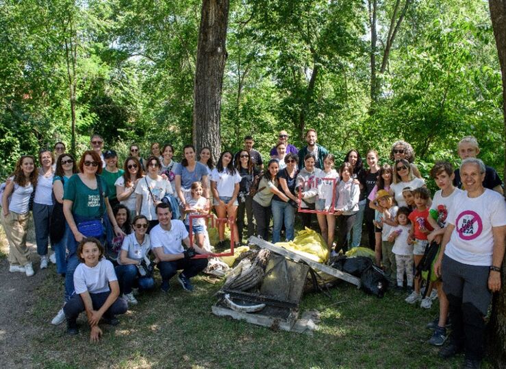 Ms de 15000 voluntarios recogen basura en 926 espacios naturales de Espaa