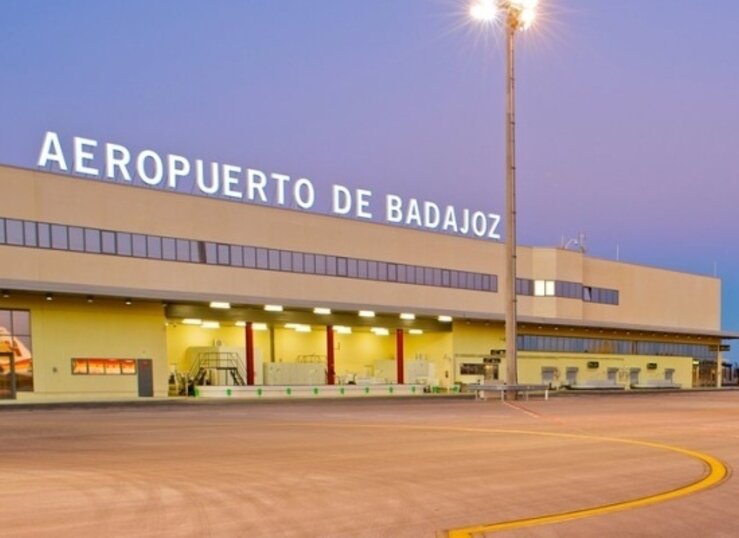 Junta est a la espera de que el Gobierno licite la OSP para el Aeropuerto de Badajoz