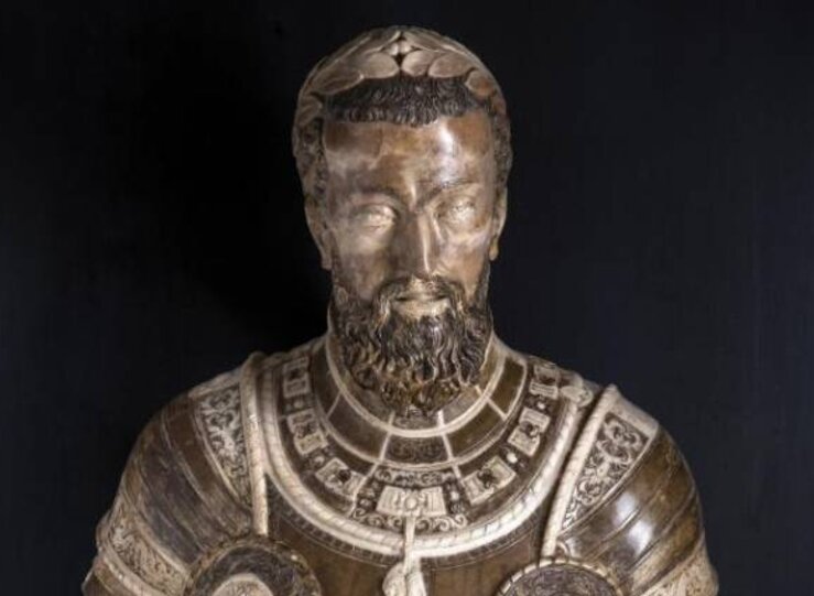 El busto de Carlos V se retira de subasta prevista