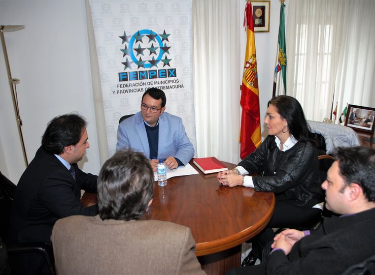 Encuentro entre FEMPEX y Colgio Graduados Sociales Badajoz