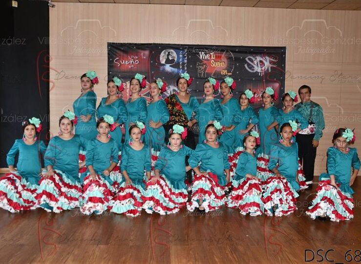 300 bailarines  participan en el certamen Vive tu sueo en Badajoz