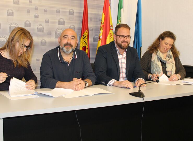 Mrida Participa y PSOE firman un acuerdo para aprobar el presupuesto de 2018