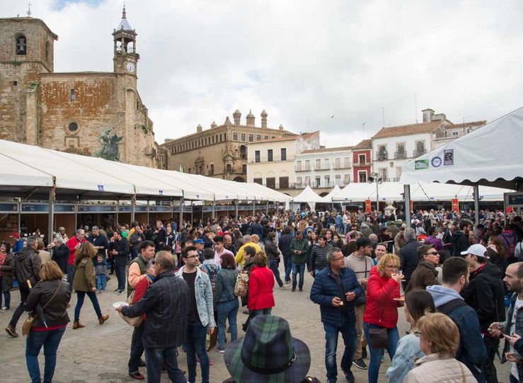 Ms de 200000 personas visitan la Feria Nacional del Queso de Trujillo