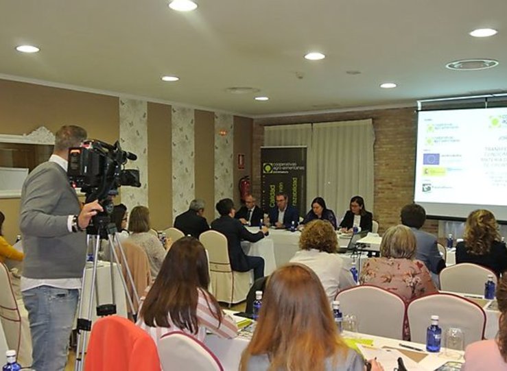 Cooperativas Extremadura pone en valor el papel que juegan las mujeres en medio rural