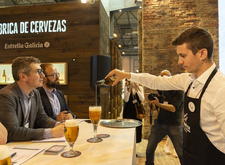 Dos hosteleros de Extremadura entre los cinco mejores tiradores de cerveza de Espaa