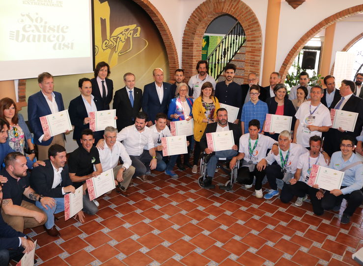 La Asociacin Deportiva Voleibol Ribera gana XIV Premio Espiga del Deporte de Caja Rural
