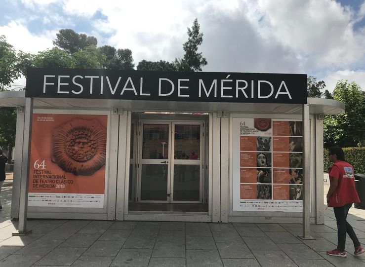 El Festival de Mrida abre su taquilla principal a las puertas del Teatro Romano 