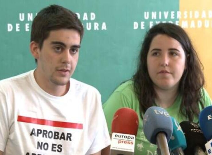 Estudiantes rechazan dimisin Vicerrector Estudiantes de UEx por su trato extraordinario
