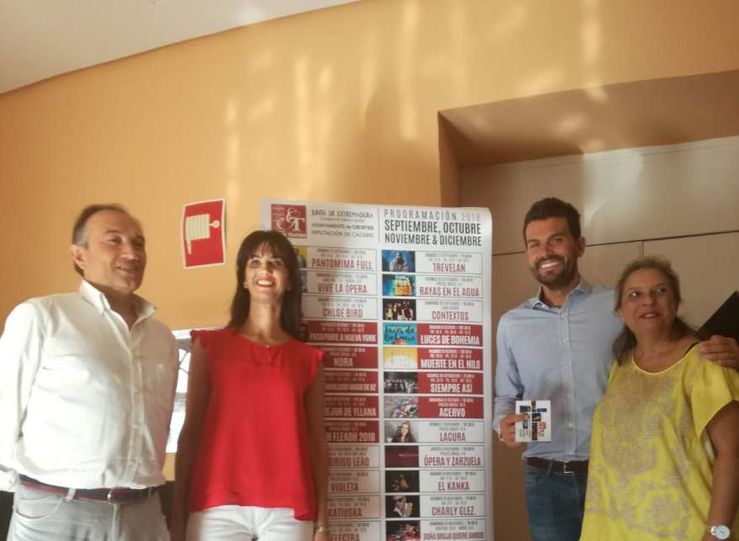 Lola Herrera e Ismael Serrano pisarn el Gran Teatro de Cceres antes de finalizar 2018