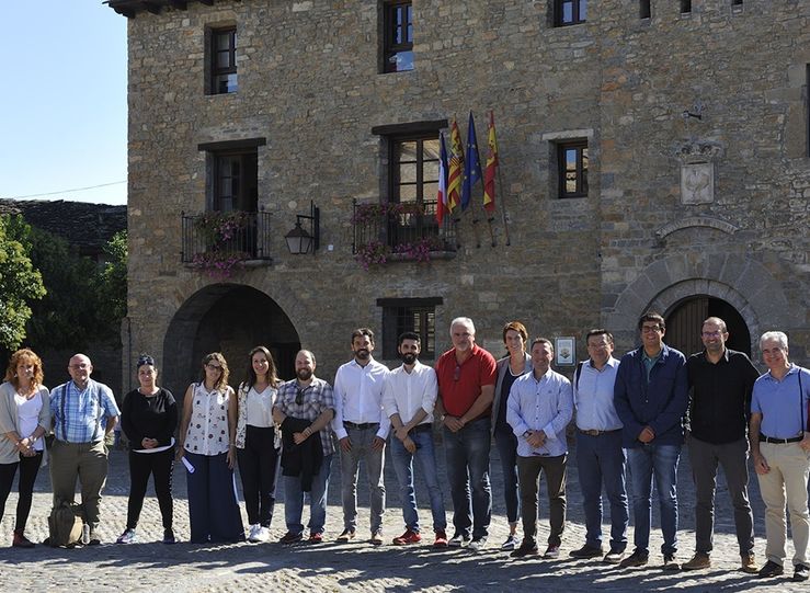 10 pueblos finalistas a Capital del Turismo Rural 2018 firman un manifiesto de calidad 