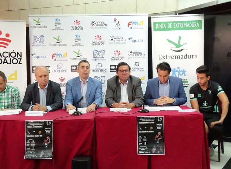 Presentacin oficial del Club Polideportivo MIDEBA Extremadura