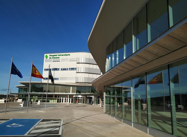 Hospital Universitario de Cceres el 3 de Espaa en ofrecer radioterapia intraoperatoria