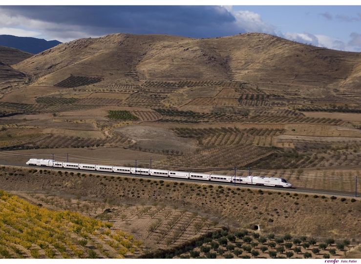 Renfe inicia la compra de hasta 105 trenes de Media Distancia como Extremadura