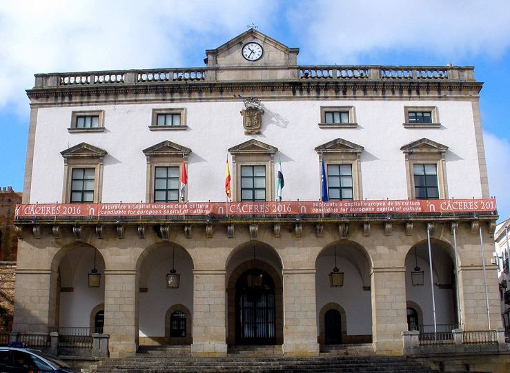 Ayuntamiento de Cceres recibe 1050 solicitudes en II Convocatoria Plan de Empleo Social