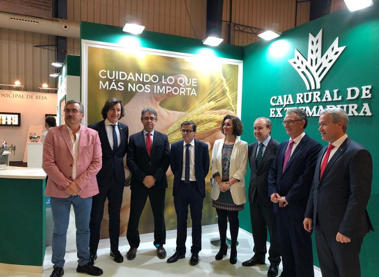 Caja Rural muestra en FIAL 2019 su compromiso con productos agroalimentarios extremeos