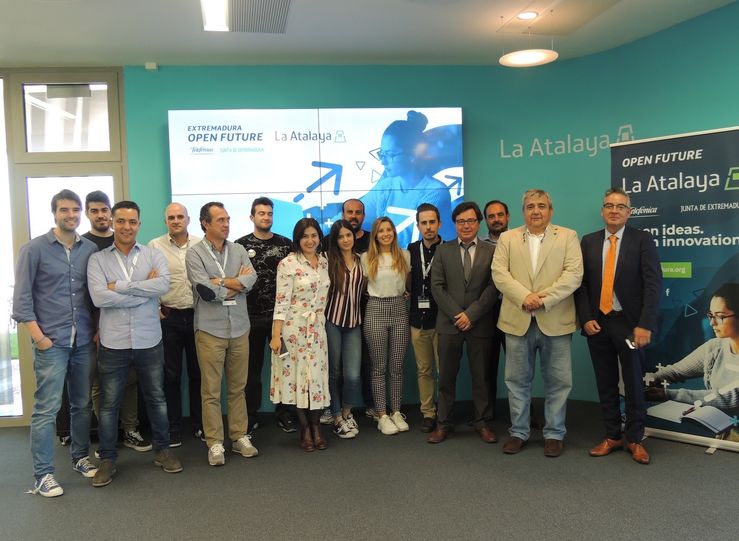 Rector de la UEx visita centro La Atalaya en Badajoz y conoce 7 proyectos emprendedores