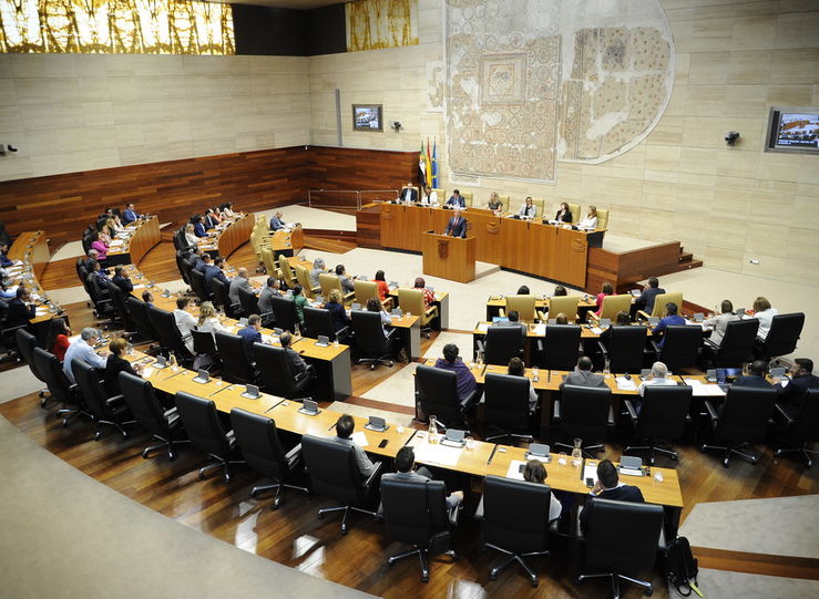 Unidas por Extremadura y Cs se abstienen en eleccin de Vara como Presidente de la Junta