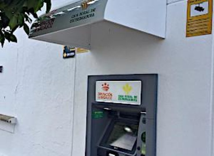 25 pequeas poblaciones tienen cajeros automticos instalados por la Diputacin de Badajoz