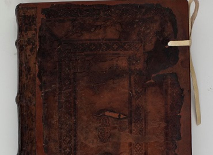 Biblioteca Pblica Cceres inaugura una exposicin de nueve libros histricos restaurados