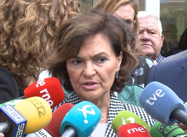 UGT Extremadura concede a Carmen Calvo la insignia de oro de los Premios Primero de Mayo