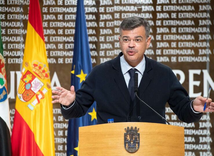 La Junta dice que lo importante es inaugurar el nuevo puente de Badajoz