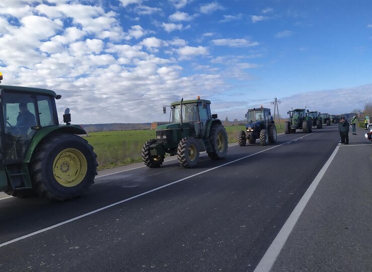 PP y Vox apoyan tractorada agricultores y PSOE asegura que las demandas sern atendidas