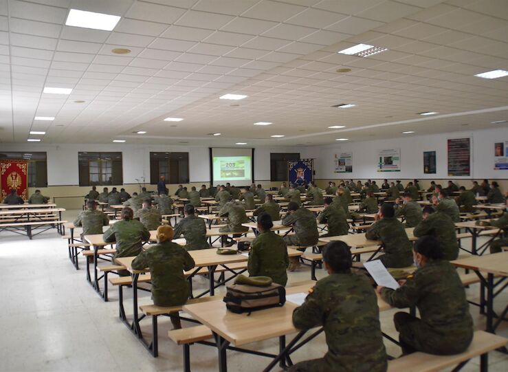Un total de 1452 alumnos se incorporan al Cefot de Cceres para su formacin militar