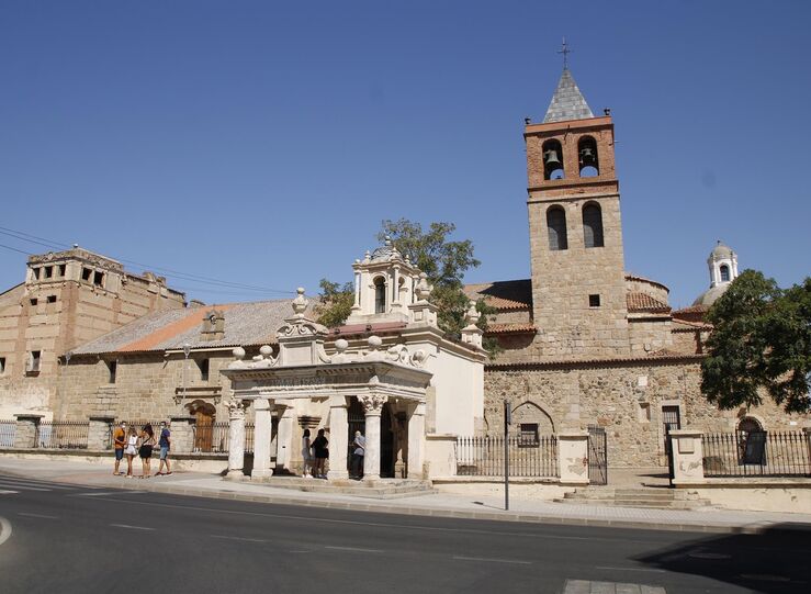 Prroco Santa Eulalia pide celeridad a Junta para centro de peregrinos est acabado pronto