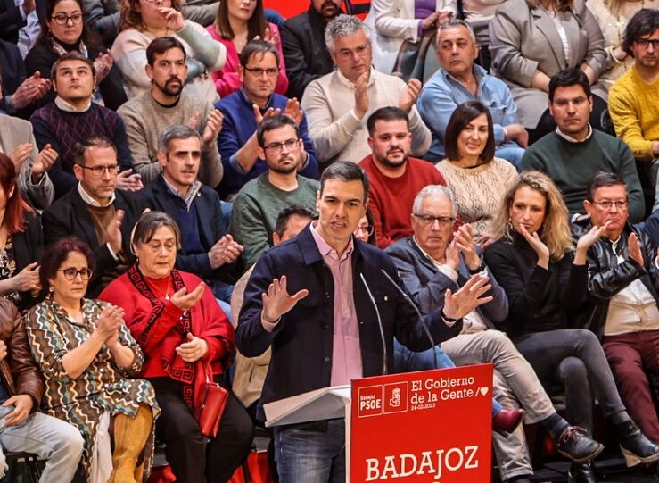 PSOE extremeo convoca concentraciones en Casas del Pueblo en solidaridad con Snchez