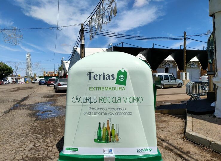 Ayuntamiento de Cceres y Ecovidrio impulsan el reciclado de envases en Feria