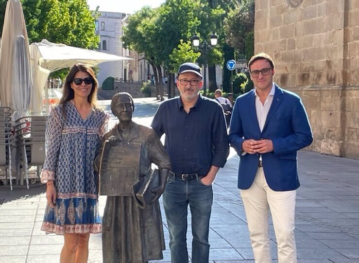 Estatua de Leoncia vuelve a lucir en la plaza de San Juan en Cceres tras su restauracin