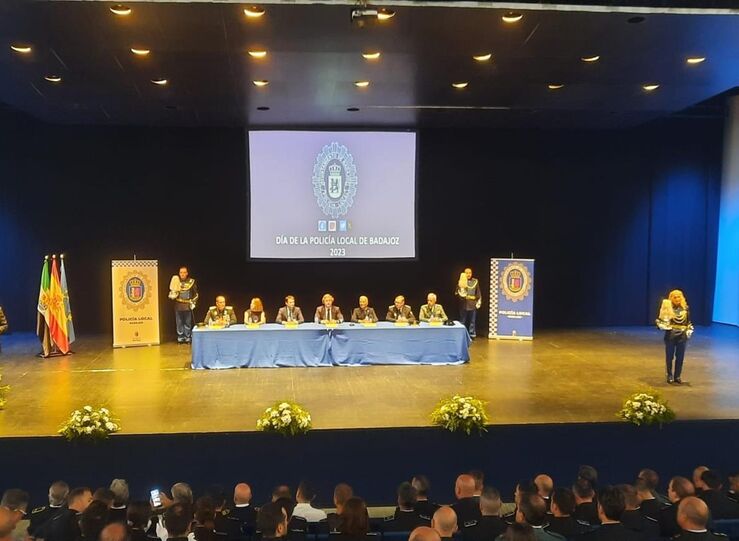 Polica Local de Badajoz incorporar medios tecnolgicos como radares fijos y pedaggicos