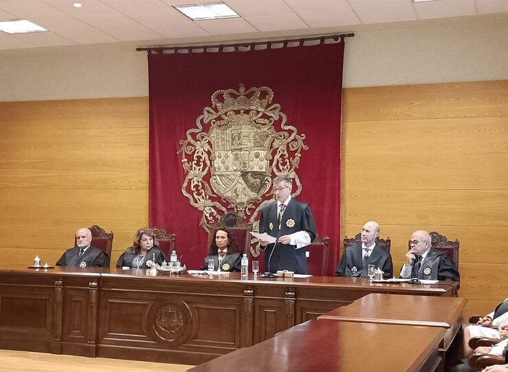 El Fiscal Superior de Extremadura alerta de la amenaza de la AI para suplantar identidades