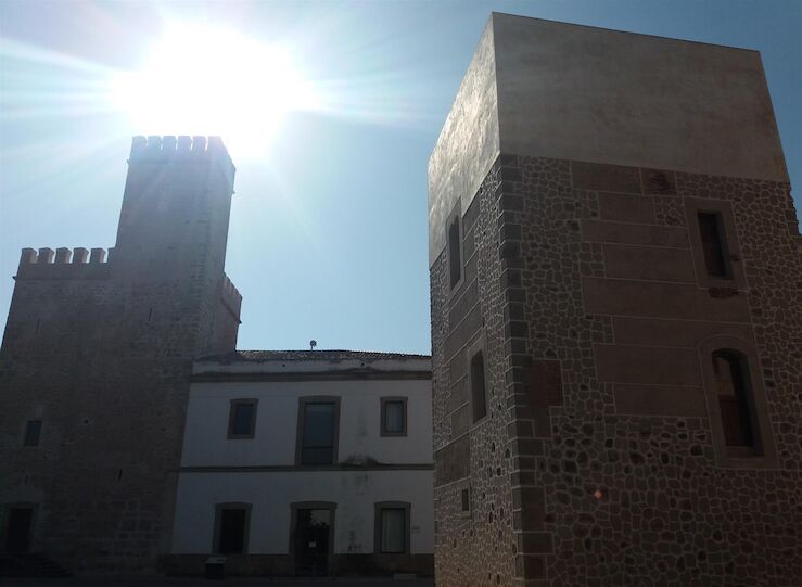 Acothex ofrece su colaboracin en futuras fiestas en el casco antiguo de Badajoz