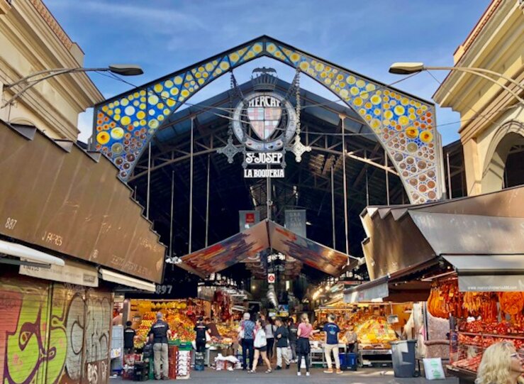 De Mrida a Barcelona lo que buscan los extremeos en la noche catalana