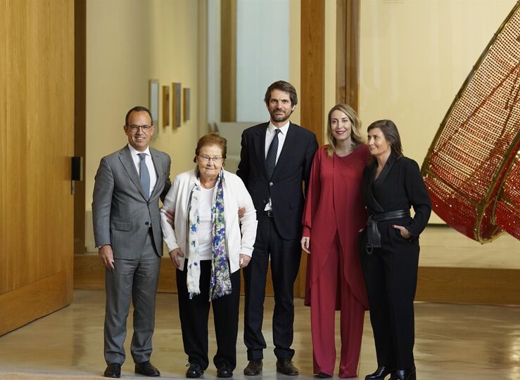 Helga de Alvear recibe la Medalla al Mrito Cultural de Portugal por su apoyo al arte luso