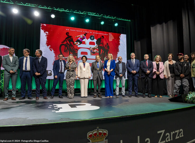 Lourdes Vega Asuncin Gmez y Juan Carmona Medallas Oro Da de la Provincia de Badajoz