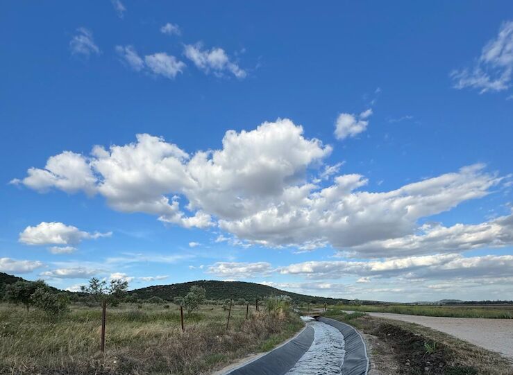 Regantes del Canal de Orellana valoran la mejora en la eficiencia del uso del agua en 2025